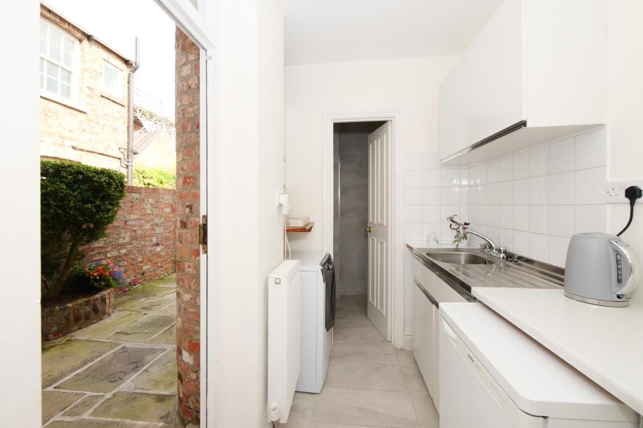 Villa Stodham House With Minster Views! York Exterior foto