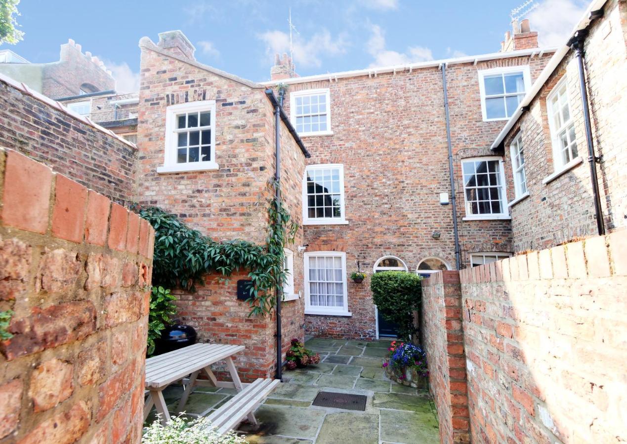 Villa Stodham House With Minster Views! York Exterior foto