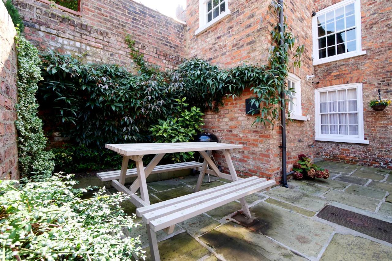 Villa Stodham House With Minster Views! York Exterior foto